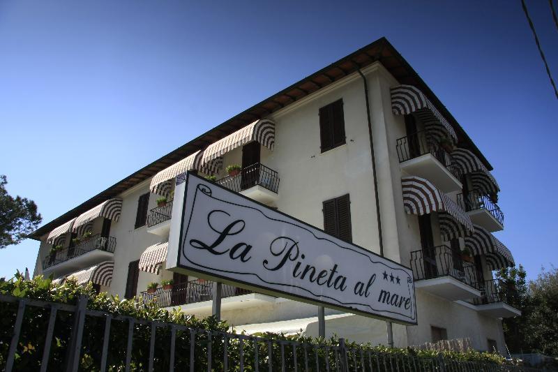 Hotel La Pineta Al Mare Форте-деи-Марми Экстерьер фото