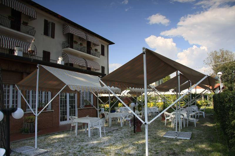 Hotel La Pineta Al Mare Форте-деи-Марми Экстерьер фото