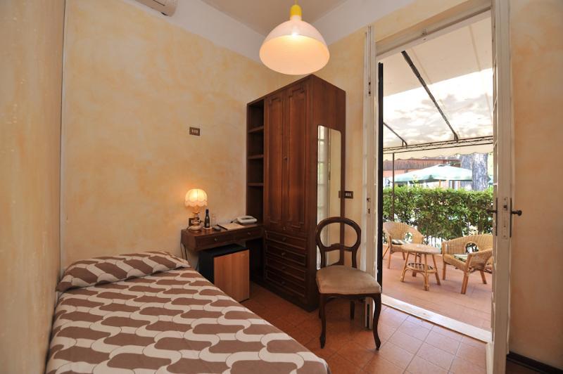 Hotel La Pineta Al Mare Форте-деи-Марми Экстерьер фото